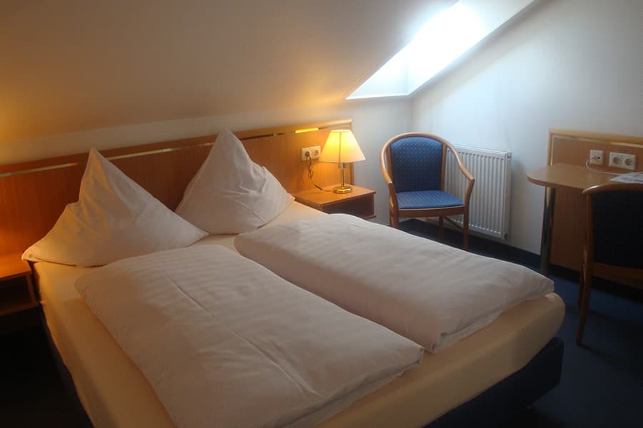 Doppelzimmer unter der Dachschräge
